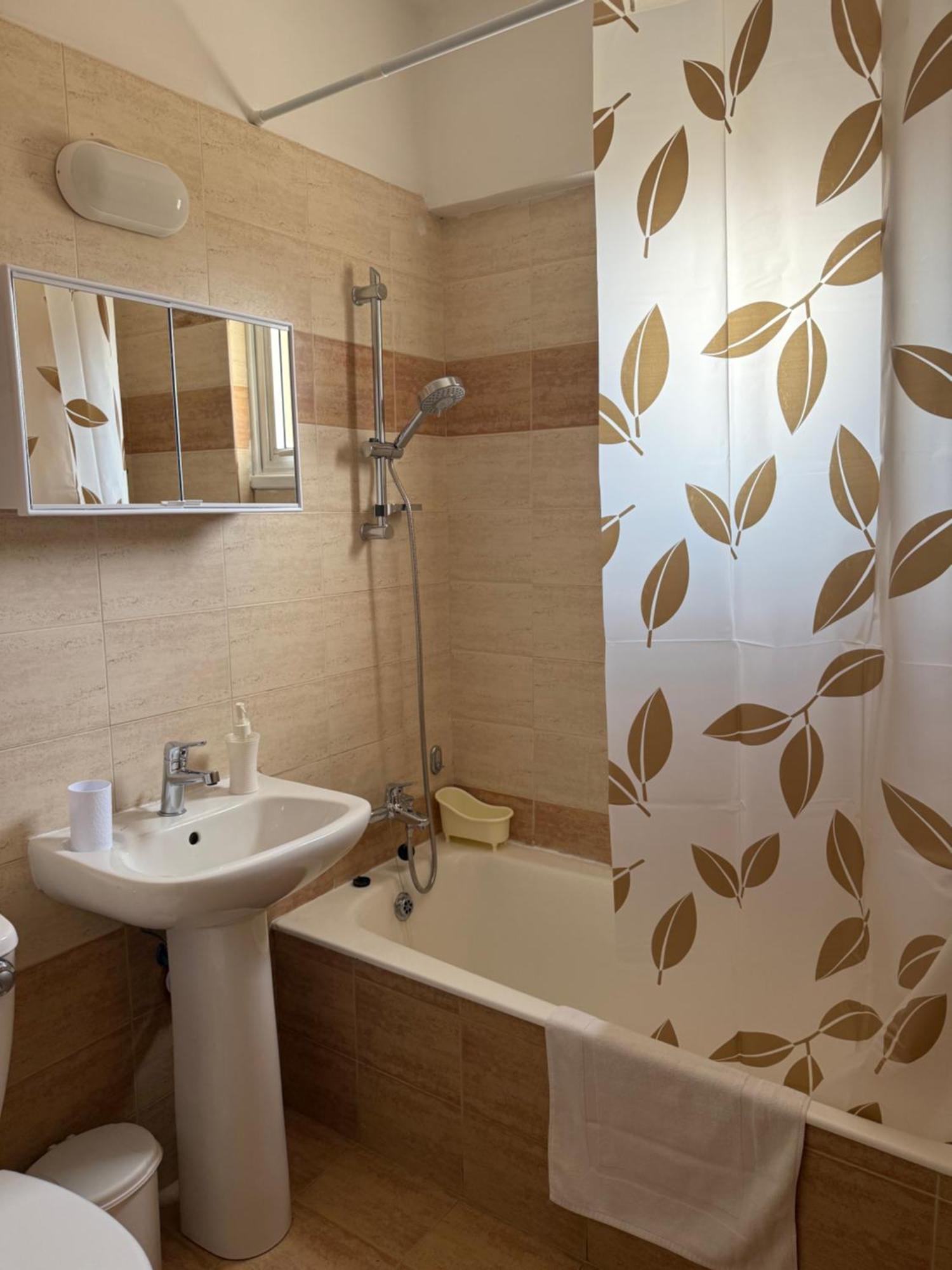 Apartment Welcome To 50m From The Beachfront Larnaca