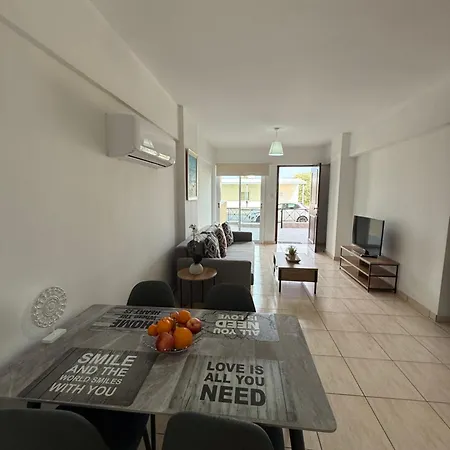 Welcome To Larnaca 50M From The Beachfront Exterior photo